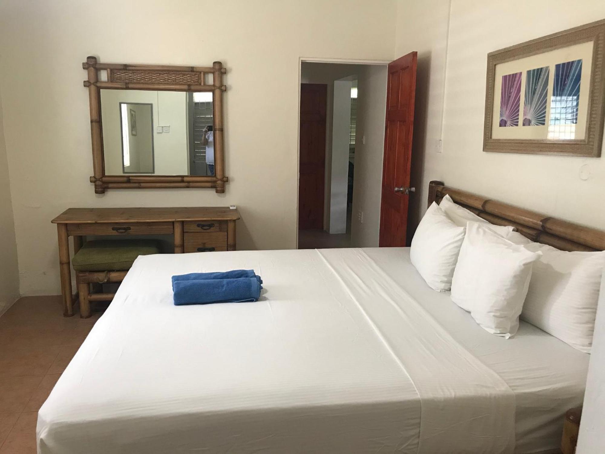 Coconut Court Beach Hotel Christ Church Rom bilde